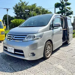 セレナ　中古キッチンカー